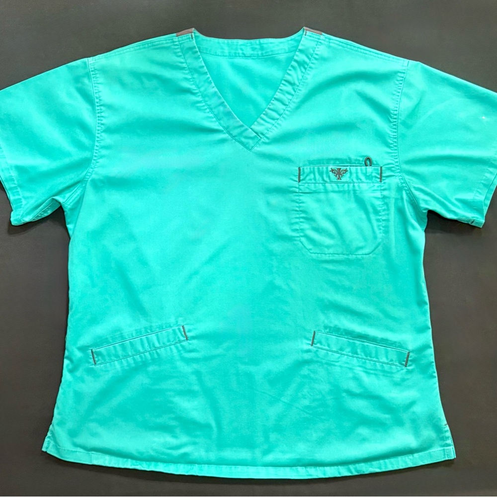 Med Couture Aqua V-Neck Short Sleeve Top